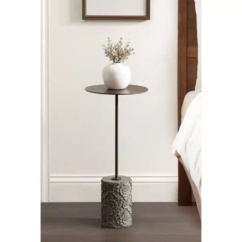 Petite table d'appoint ronde verte, bois et métal, pour 1 personne