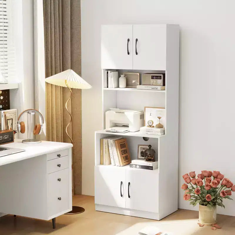 Armoire de cuisine blanche avec station de recharge, 4 portes, étagères réglables